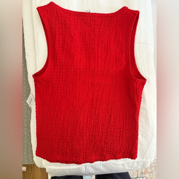 NWT Old Navy Red Textured Sleeveless Tank Top - Size S - Picture 3 of 4